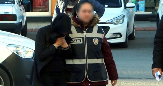 Gözaltına Alınan 22 Yaşındaki Kadının Yaşı Kadar Suç Kaydı Olduğu Ortaya Çıktı