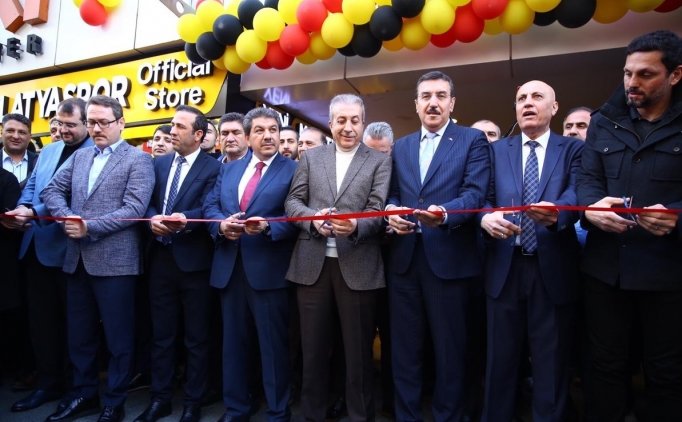 Yeni Malatyaspor, İstanbul'da Mağaza Açtı