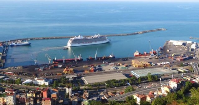 Trabzon'dan Gemilerle Gürcistan'a Taş Taşınacak