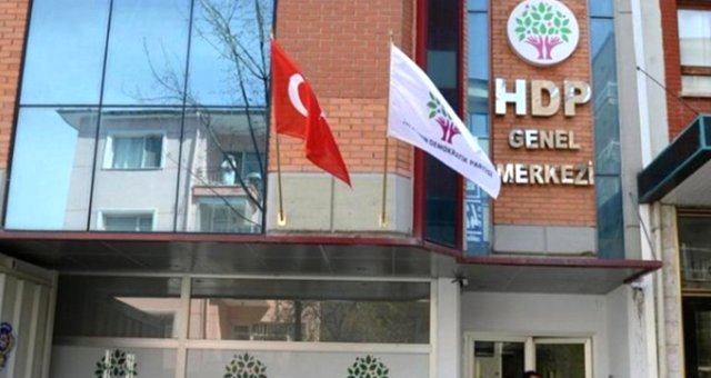 Hdp Balıkesir Büyükşehir Belediye Eş Başkan Adayı Yurdanur Güven, Gözaltına Alındı