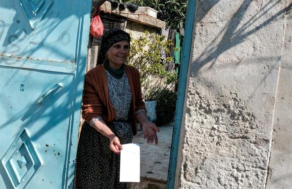 İstanbul'da Para Dolu Zarflar Dağıtan Yardımsever, Bu Kez Suriye'de Yardım Dağıttı