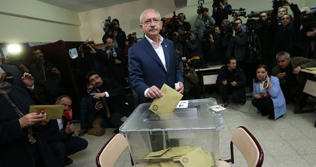 Chp Lideri Kemal Kılıçdaroğlu Ankara'da Oyunu Kullandı