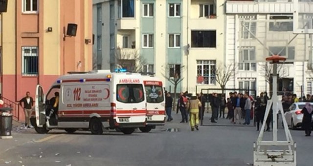 Esenyurt'ta Okulda Yangın Çıktı! Oy Sayımına Ara Verildi