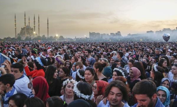 Adana'da Karnaval Nedeniyle Oteller Doldu, Apart Ücretleri Tavan Yaptı