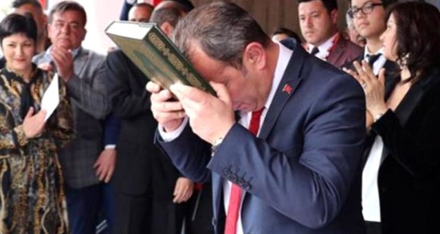 Suriyeli Çıkışı Ile Gündem Olan Bolu Belediye Başkanın'dan Yeni Hamle: T.c. İbaresi Belediye Binasına Asılacak