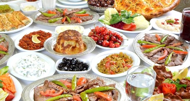 İftar Menülerinin Fiyatları Belli Oldu! En Ucuzu 30 Tl Olacak