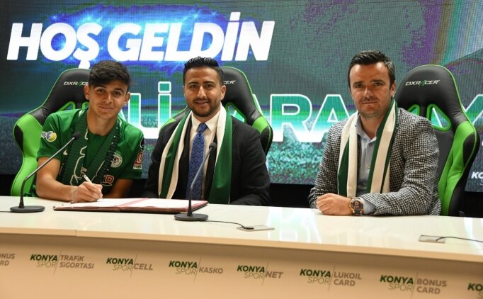 Konyaspor'dan Genç Futbolcusuna Profesyonel Sözleşme