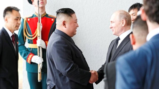 Rusya Devlet Başkanı Putin Ile Kuzey Kore Lideri Kim Jong-Un İlk Kez Bir Araya Geldi