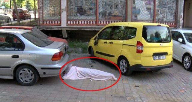 Pencereden Aşağı Bakan Anne, Oğlunun Yerde Kanlar İçinde Yattığını Gördü!