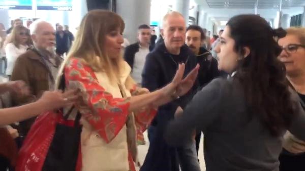 İstanbul Havalimanı'nda Rötar Kavgası! Görevliye Hakaret Yağdırdı