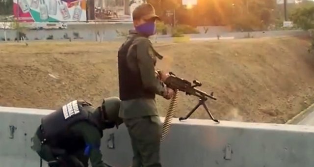 Venezuela'da Darbe Girişimi! Hükümet Darbeyi Bastırmaya Çalışıyor