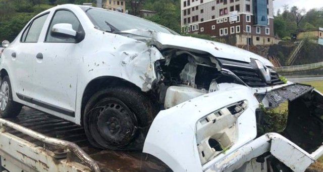 Mhp Myk Üyelerini Taşıyan Araç Kaza Yaptı: 3 Yaralı