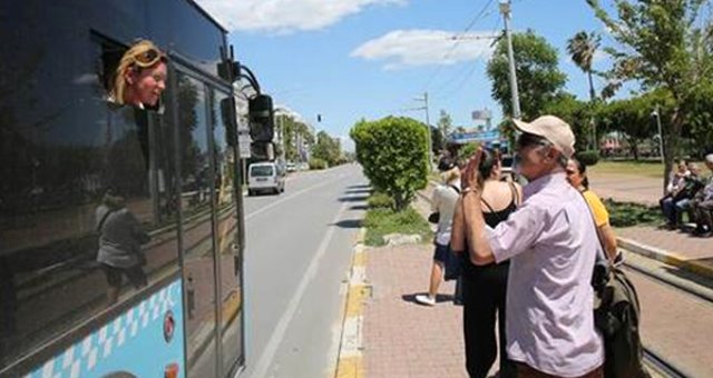 Türklüğe Hakaret Eden Kadın Yolcu, Otobüs Şoförünü Çileden Çıkardı