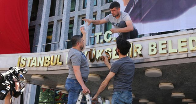 İbb'den Açıklama: T.c. İstanbul Büyükşehir Belediyesi Yazısı Yerinde Durmaktadır