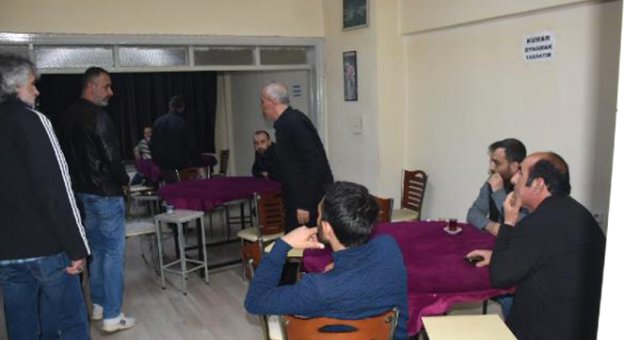 Kumar Baskınına Gelen Polisten Kaçan Şüpheli Balkondan Atladı