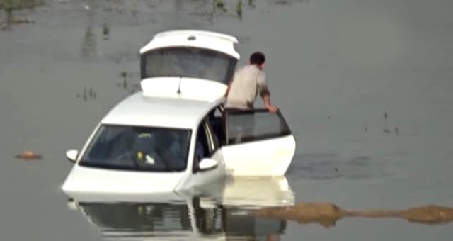 İftara Giden Sürücü Yolu Şaşırınca Aracıyla Baraj Sularına Gömüldü