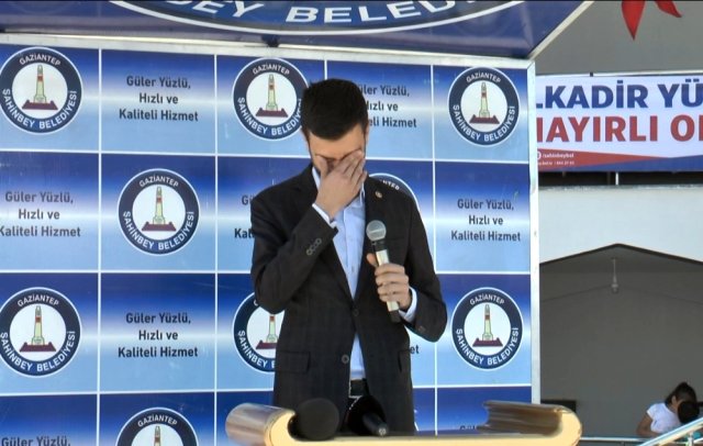 Ak Partili Vekil, Babasının Adını Taşıyan Caminin Açılışında Gözyaşlarını Tutamadı