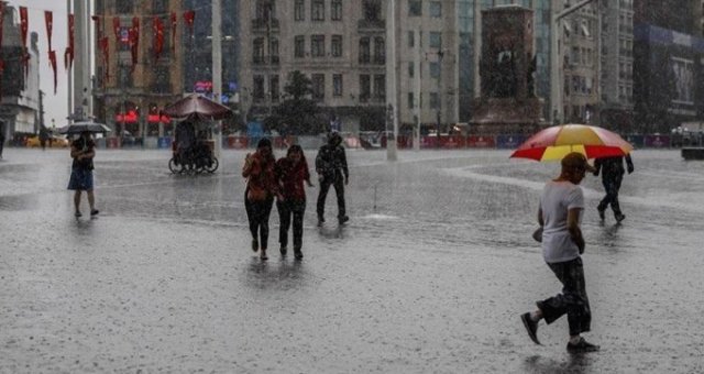 Meteoroloji Vatandaşları Uyardı! Marmara'da Aralıklı Sağanak Bekleniyor