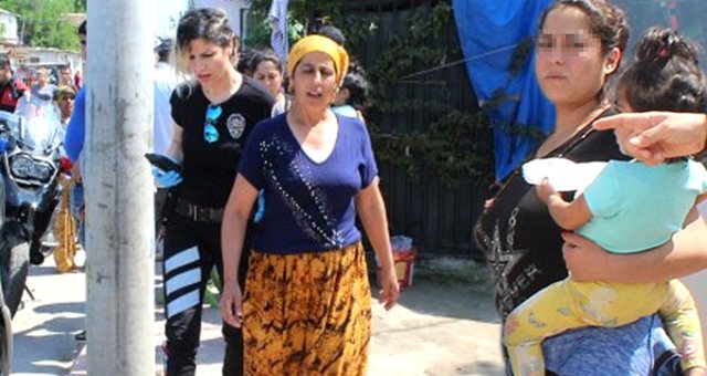 Polisin Görünce Üzerindeki Uyuşturucuları Kızının Kucağına Atıp Kaçmaya Çalıştı