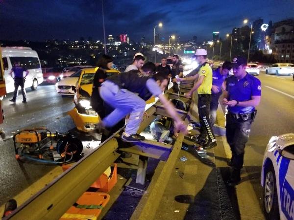15 Temmuz Şehitler Köprüsü'nde Kaza: 2 Yaralı