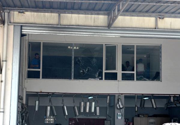 Bekçiyi Rehin Alan Cezaevi Firarisi, Polis Operasyona Başlayınca İntihar Etti