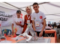 Engelli Öğrenciler Serum Hortumu Ve Enjektör İle Çalışan Robot Yaptı