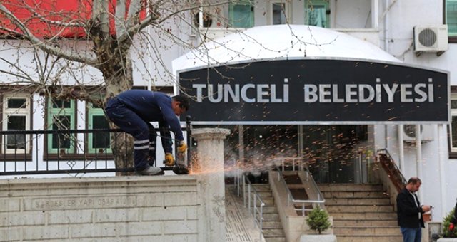 Belediye Meclisi, Tunceli Belediyesinin Tabelasını 'dersim' Olarak Değiştirme Kararı Aldı