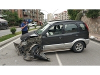 Samsun’da Cip Aydınlatma Direğine Çarptı: 1 Yaralı