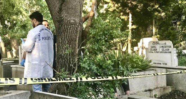 Cenaze Defnetmeye Gelen Aile, Mezarlıkta Ağaca Asılı Ceset Buldu