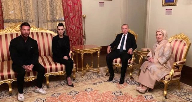 Boşanacakları Konuşulan Sinan Akçıl Ve Burcu Kıratlı Cumhurbaşkanı Erdoğan'ın Verdiği İftara Katıldı