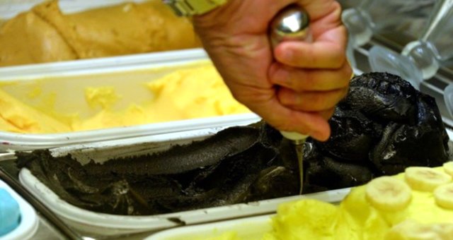 Siyah Maraş Dondurması Üretildi! 7 Ülkede Satışa Sunulacak