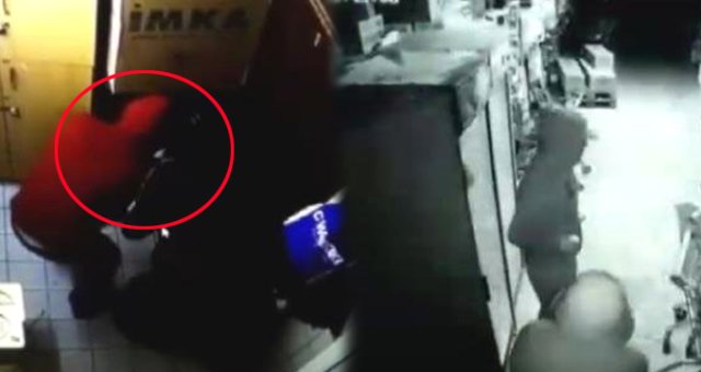 Market Hırsızlarının Soygun Anı Güvenlik Kamerasına Yansıdı