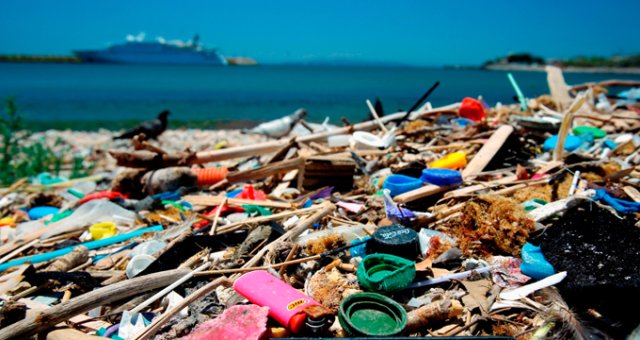 Türkiye'nin Akdeniz Kıyılarına Yılda 12 Bin Ton Plastik Atık Vuruyor