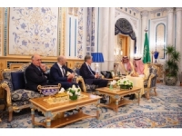 Suudi Arabistan Kralı, İngiliz Maliye Bakanı İle Görüştü