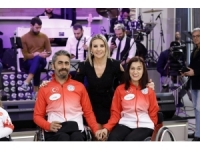 Esra Erol’a Engellilere Yardımlarından Dolayı Plaket