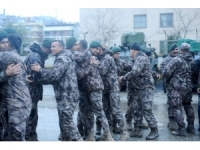 Barış Pınarı Harekatı’ndan Dönen Polis Özel Harekata Mehterli Karşılama