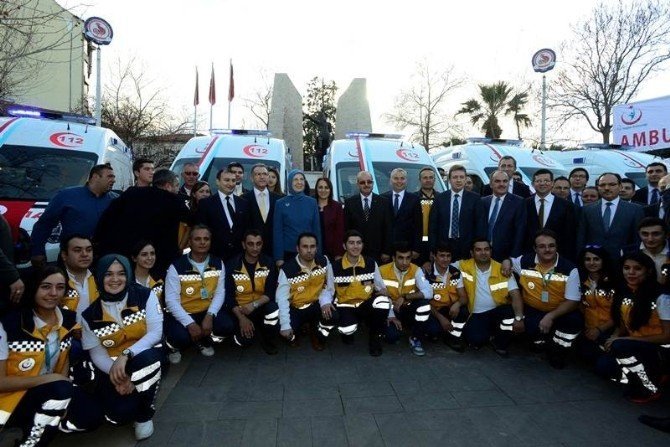 Bakan Ramazanoğlu'nun Katıldığı Törenle Denizli'ye 7 Ambulans Verildi.