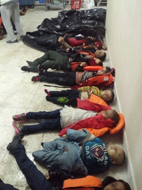 Ege'de Mülteci Faciasında 25 Kişi Öldü