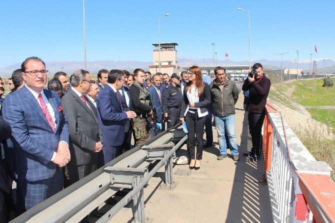 Bakan Cevdet Yılmaz Habur Sınır Kapısını Ziyareti
