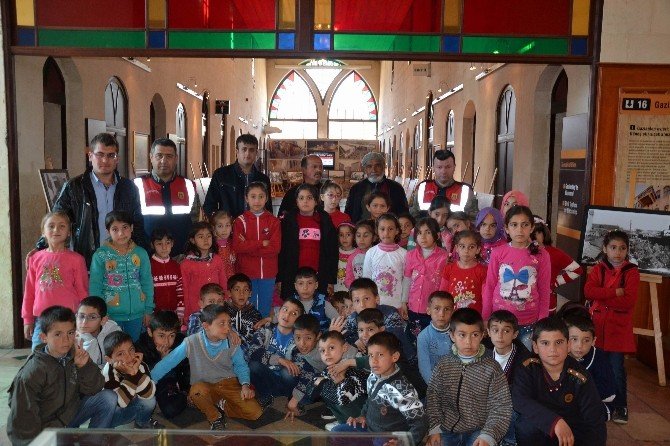 Gazi Kentin Kırsalındaki Çocuklara Örnek Gezi