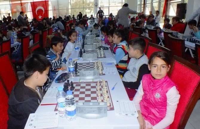 Atatürk’ün Serik’e Gelişi Anısına Satranç Turnuvası