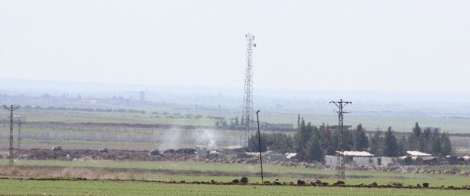 Savaş Uçakları Havadan, Obüs Topları Karadan IŞİD Mevzilerini Vuruyor