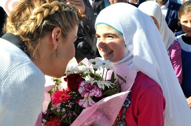 Gülben Ergen Çadır Kentte Mülteci Çocuklarla Buluştu