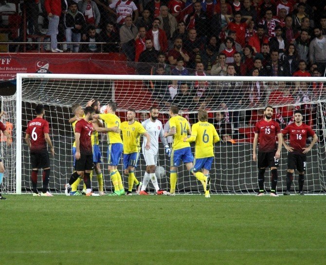 Türkiye 2-1 İsveç Maç Özeti