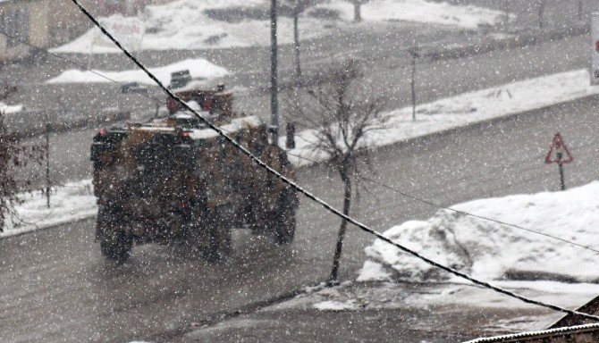 Yüksekova’da Şiddetli Çatışmalar Kar Altında Sürüyor