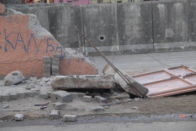 Diyarbakır'da Okul Duvarı Yıkıldı 2 Çocuk Öldü, 1 Çocuk Yaralı
