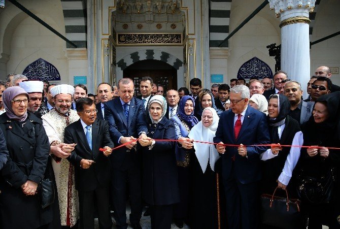 Erdoğan Amerikan Diyanet Merkezini Açtı