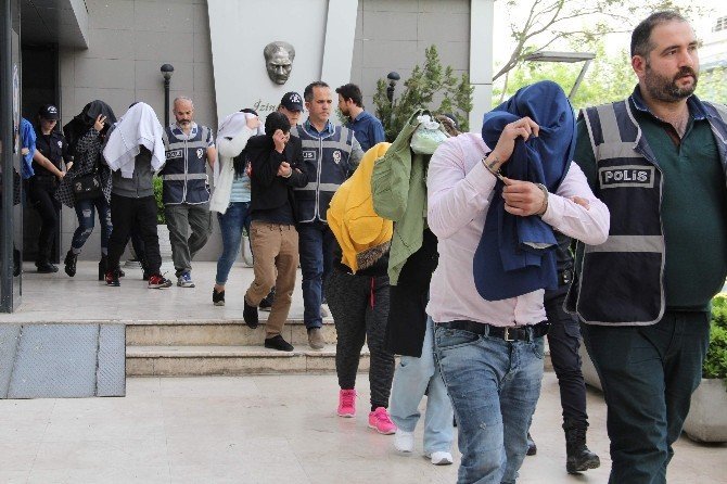 Bursa'da Fuhuş Operasyonu 20 Kişi Adliyeye Sevk Edildi