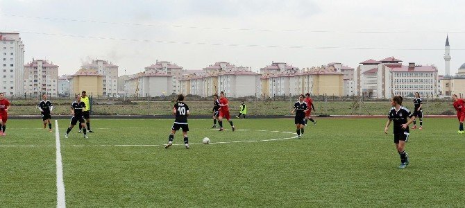 Lig Bitmeden İlan Edildi : Şampiyon Beşiktaş