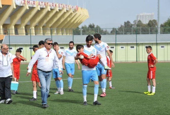 İzmir'de Çok Konuşulacak Futbol Maçı